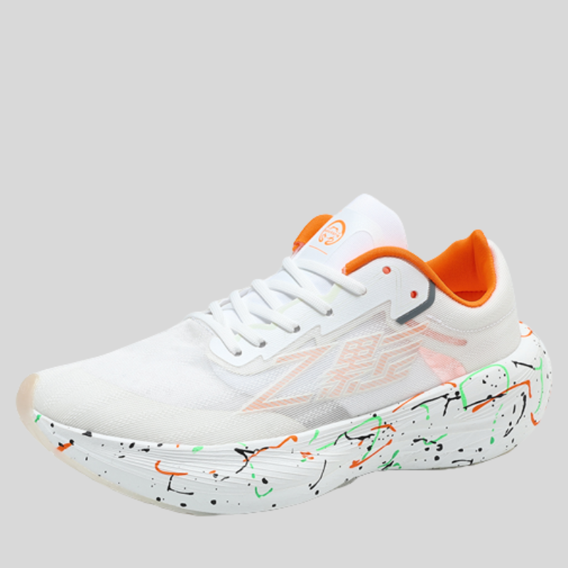 
                  
                    zapatillas deportivas blancas y naranja 
                  
                