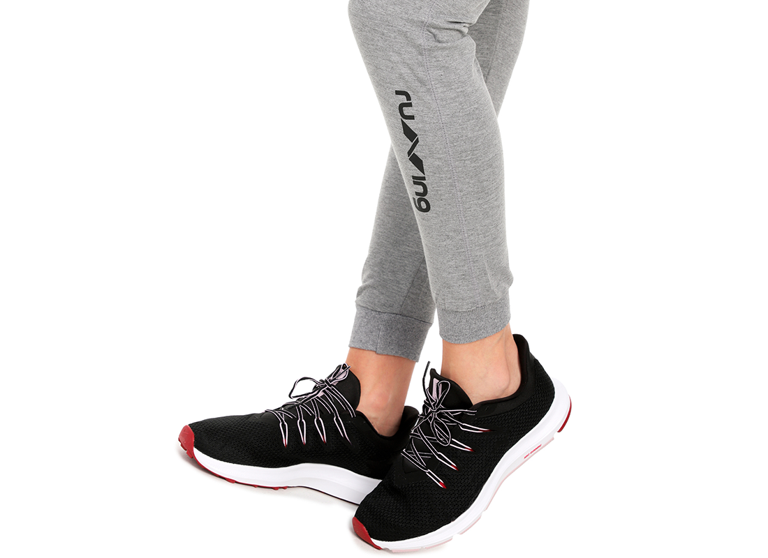
                  
                    Pantalon deportivo gris básico para mujer
                  
                